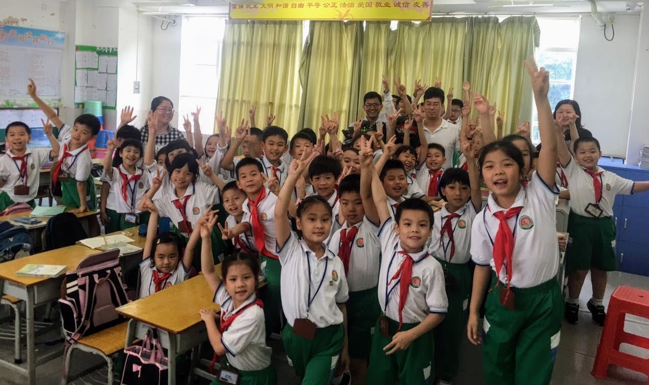 Ajay and Meng with year 2 students at Tianhe Hui Jing Elementary School, Guangzhou, China